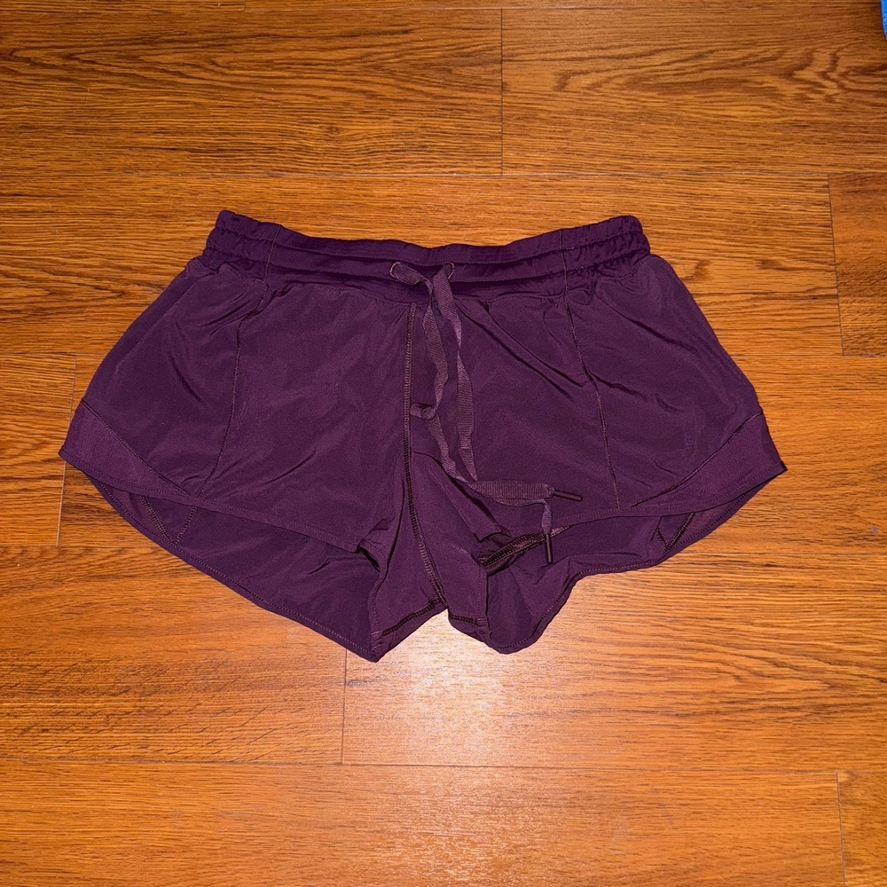 Lululemon Hotty Hot Low Rise Short 2.5”